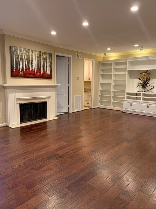 Photo - 7611 Olympia Dr