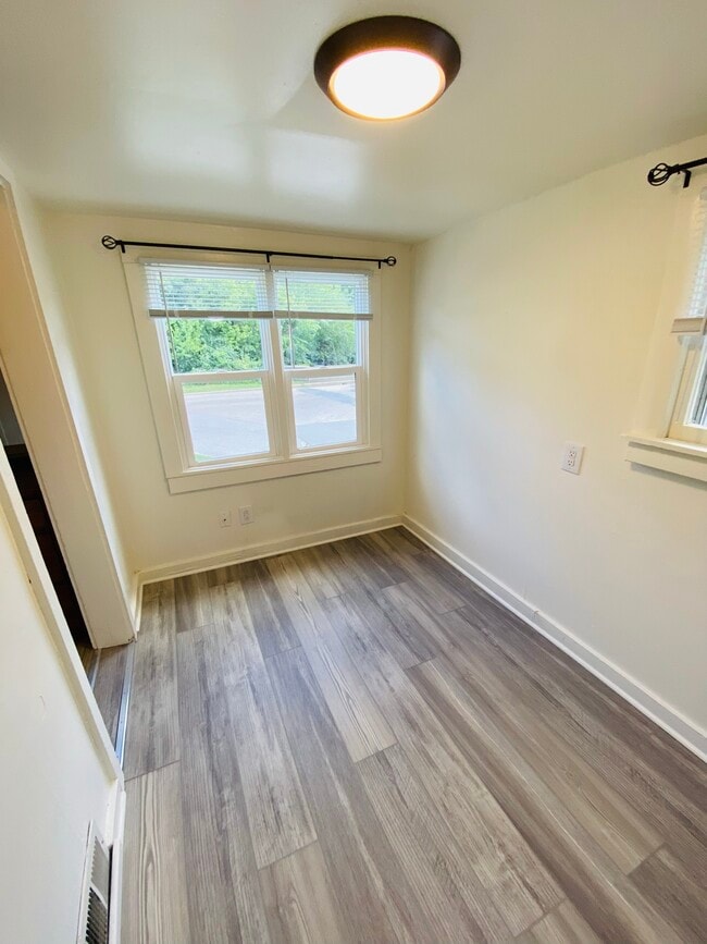 Photo - 5 S Johnson St