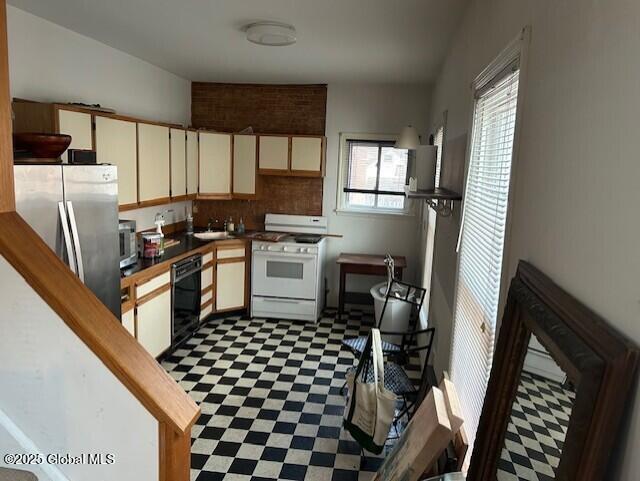 Photo - 154 Washington St
