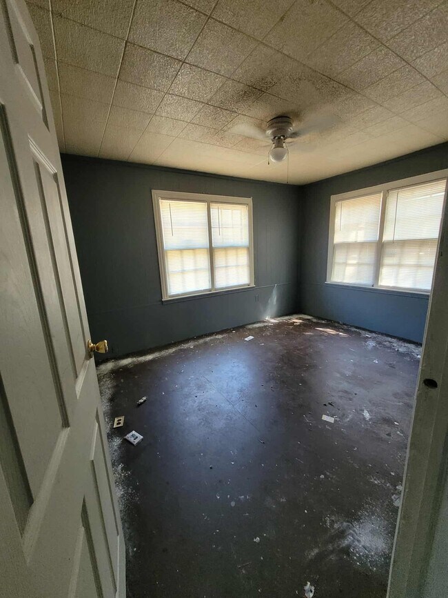 Photo - 108 E Cedar Ave