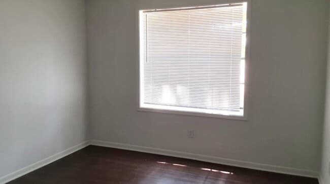 Photo - 629 W Ridge Dr