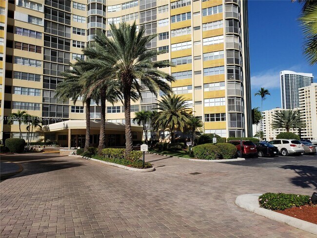 Photo - 100 Golden Isles Dr Unit 615