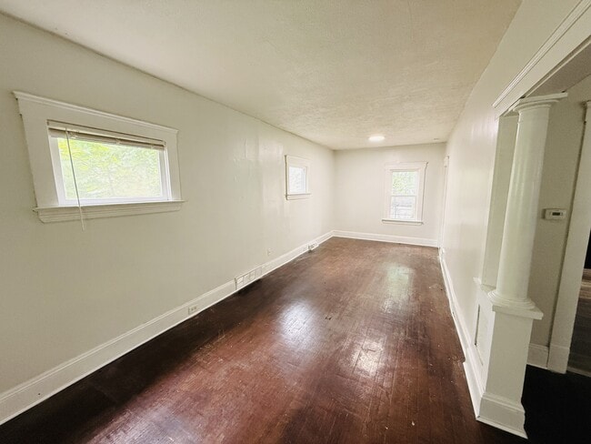 Photo - 4123 Stickney Ave