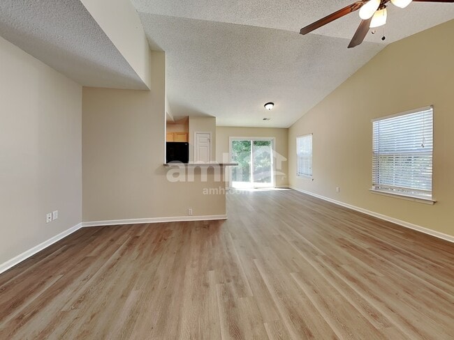 Photo - 537 Beverly Dr