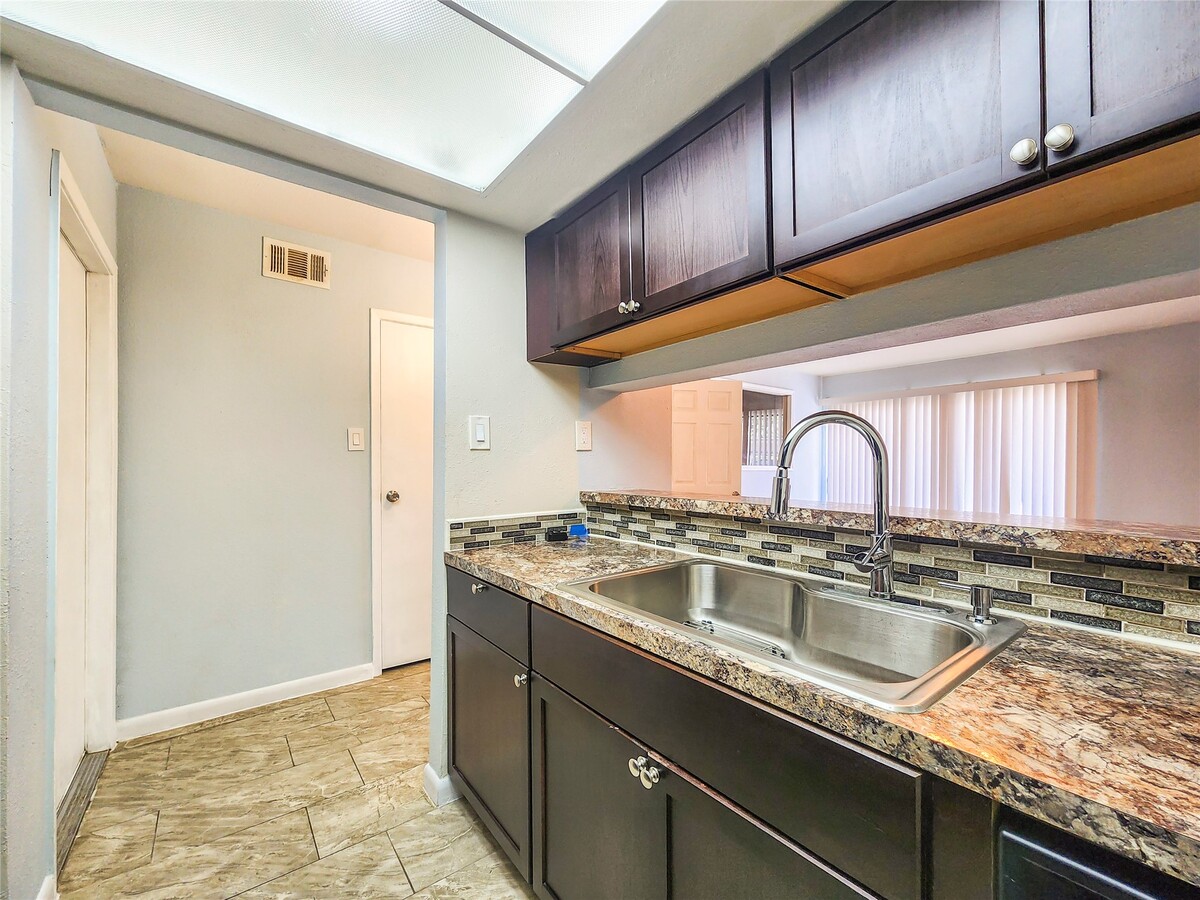 Photo - 2820 S Bartell Dr Unit 1