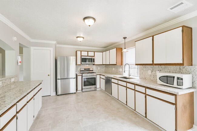 Photo - 1623 Stonehaven Village Cir