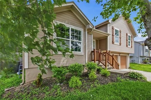 Photo - 2521 NW Richard Dr