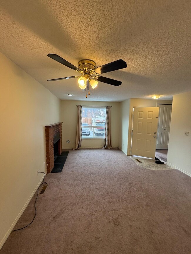 Photo - 3-bedroom townhome in a fourplex located in Bridgeland Unit 3