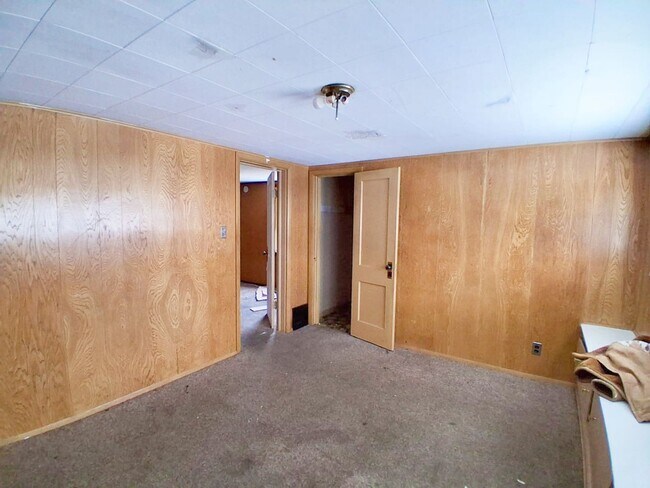 Photo - 4 BED 1 BATH BEAUTIFUL SINGLE FAMILY HOME