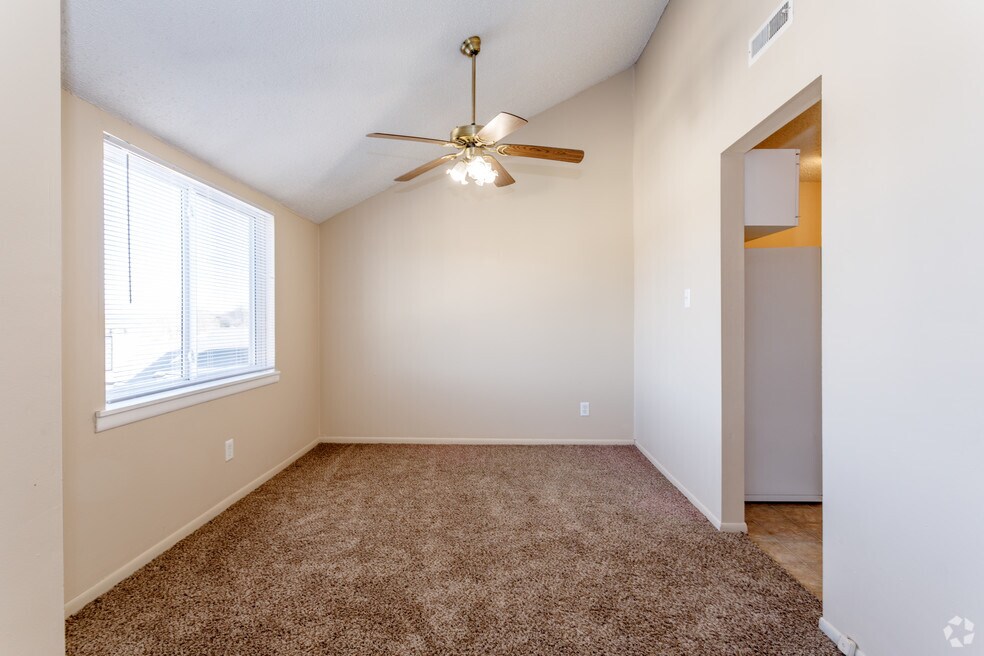 2BR, 2BA Loft - 1280 SF