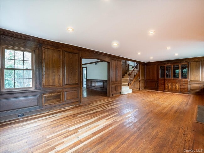 Photo - 189 Nassau Ave