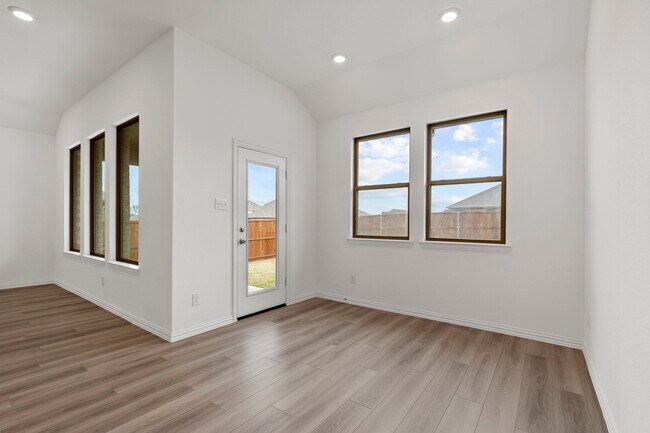 Photo - 2227 Lantana Dr