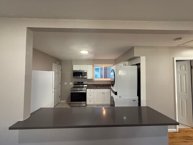 Photo - 1184 Clinton St