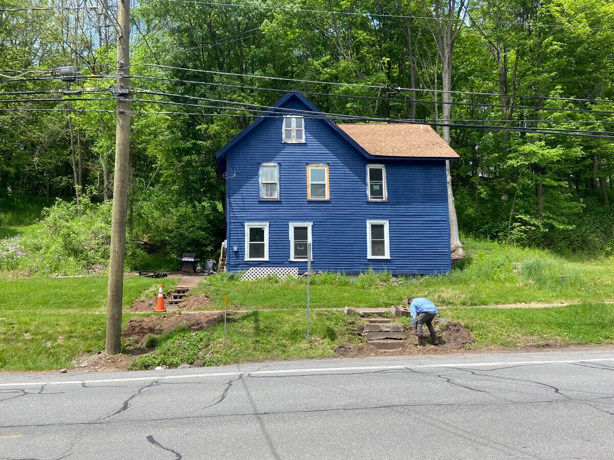 Photo - 198 Main St
