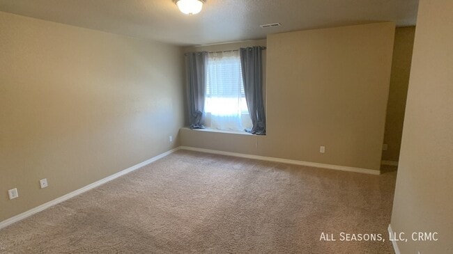 Photo - 954 Diamond Rim Dr