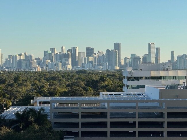 Photo - 2678 Tigertail Ave Unidad 808