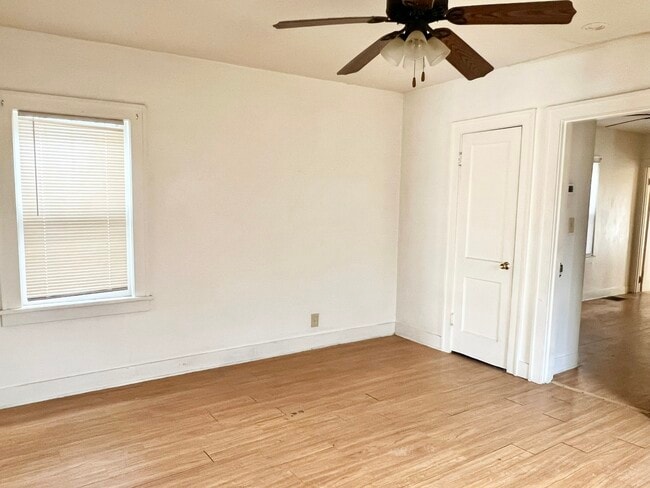 Photo - 3520 Herman St