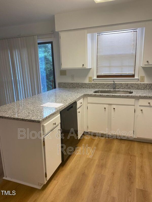 Photo - 8741 Chapel Hill Rd