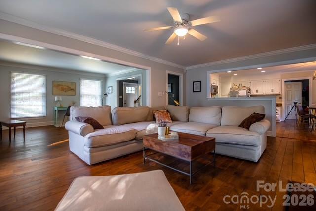 4011 Windwood Cir