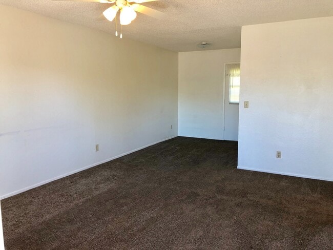 1943 Florence Ave Unit B
