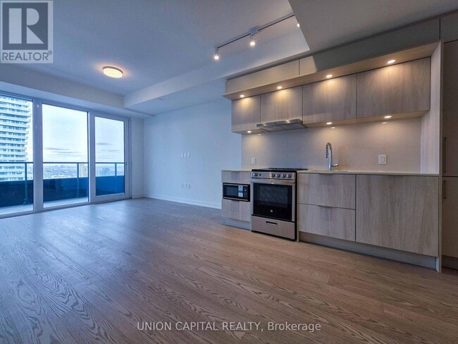 Photo - 448 Burnhamthorpe Rd W Unit 3607