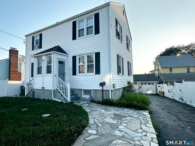Photo - 339 Thompson St