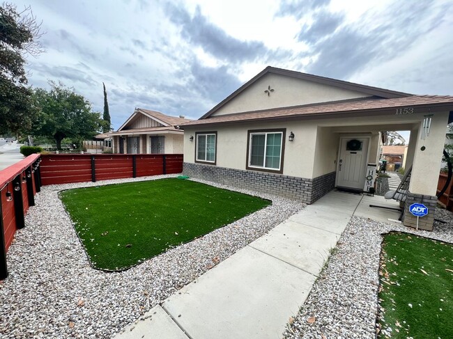 1153 S Buena Vista St