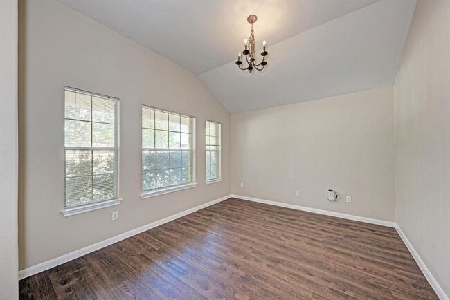 Photo - 18613 White Water Cove