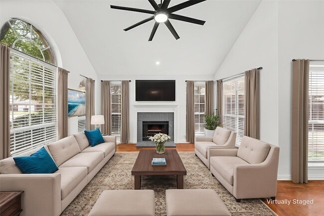 Photo - 4709 Thorntree Dr