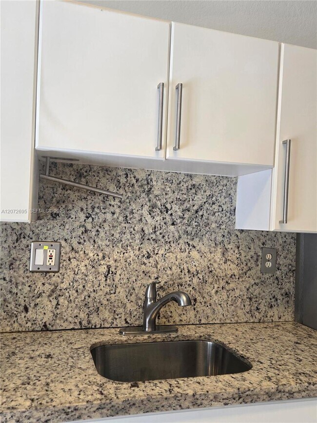 Photo - 6900 NW 179th St Unit 204-1