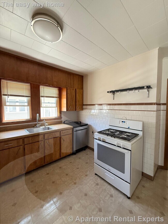 105 Bromfield Rd Unit 2