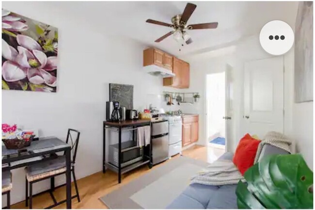 Full kitchen - 4630 Gainsborough Ave Unidad 1