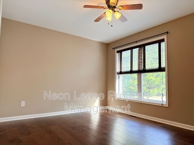 Photo - 1092 McGinnes Rd