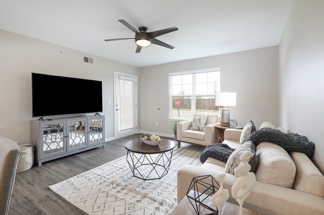 Santa Fe living room - Horizon Trails Apartments