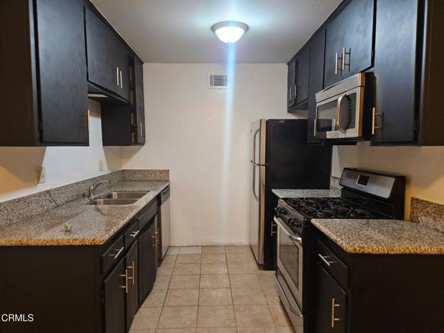 Building Photo - 153 W Cascade Dr Unit A Rental