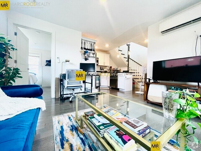 Building Photo - 53 Kent St Unit 3 Rental