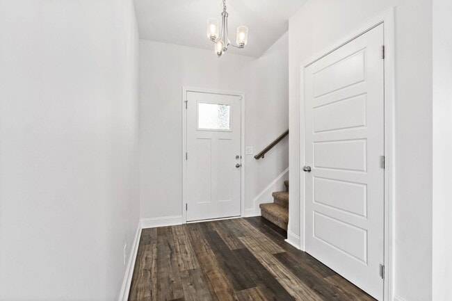 Photo - Pet Friendly Three Bedroom!