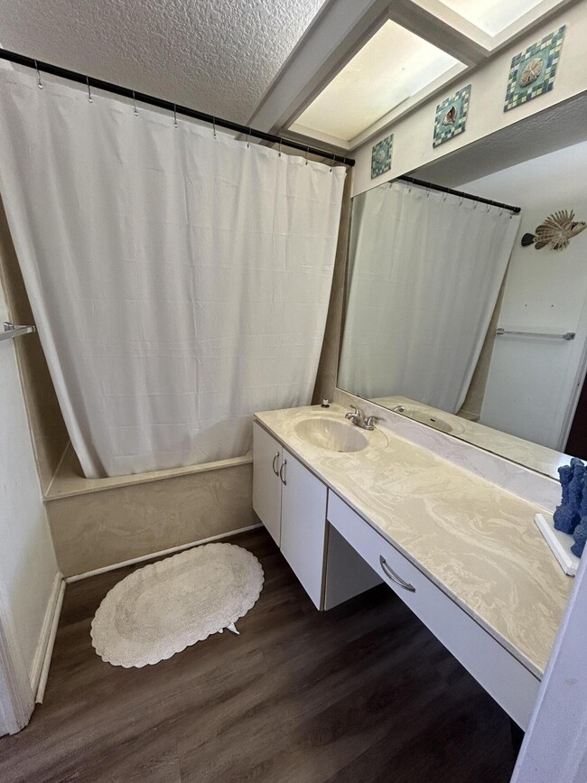 Photo - 1593 Hawthorne Pl