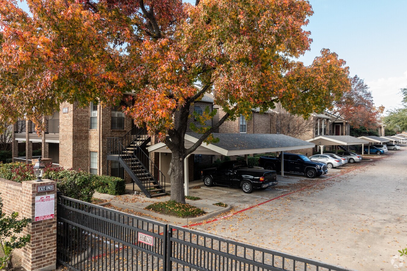 Additional Building View - Cobblestone Square