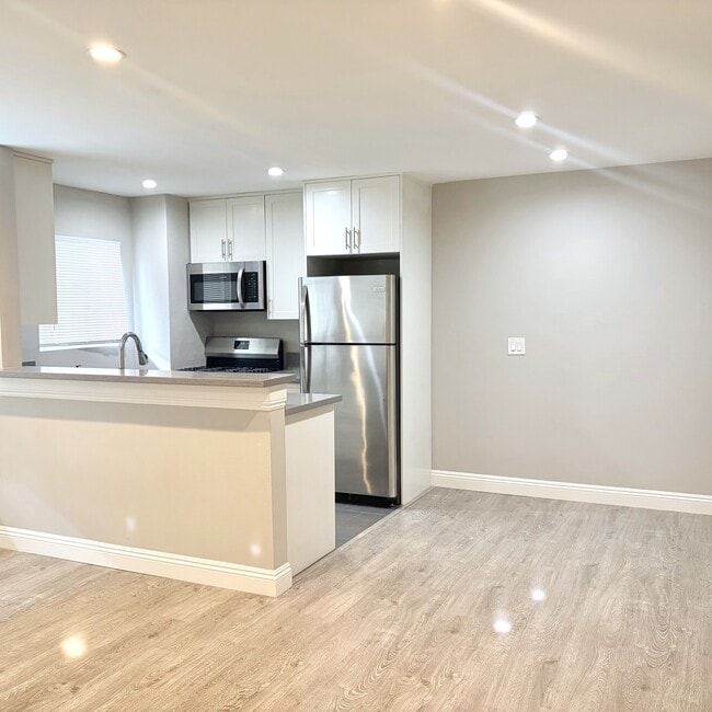 Kitchen - 5912 Willoughby Ave