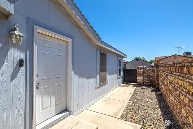 Photo - 10439 E 37th St