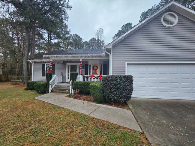 Photo - Beautiful 3 Bedroom Home In Jacksonville!