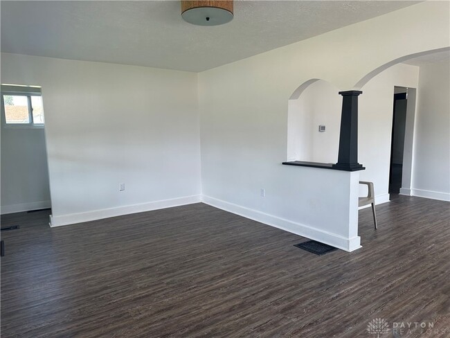 Photo - 2520 Harshman Rd