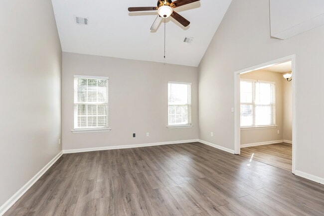 Photo - 1925 Port James Cir