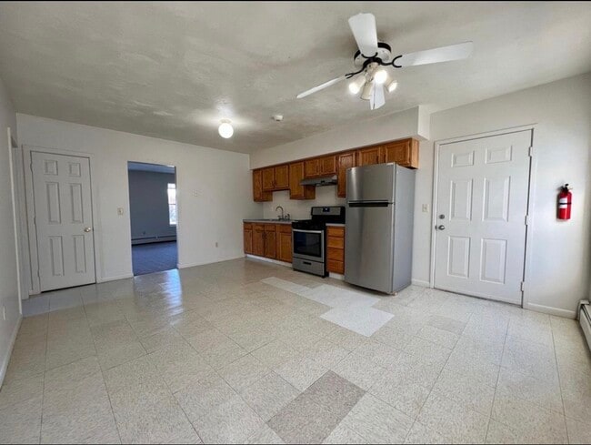 Building Photo - 1 Winter St Unit 2