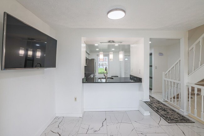 Photo - 9 Stillwood Cir