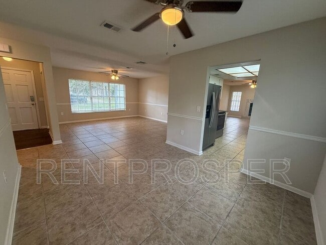 Photo - 360 Vincent Dr