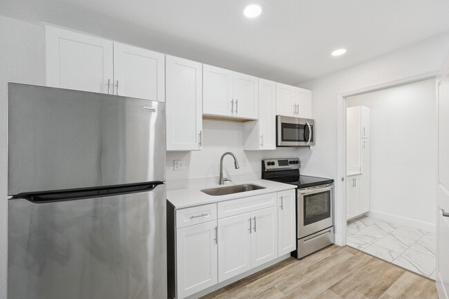 Full KItchen - Parkview Village at Celebration