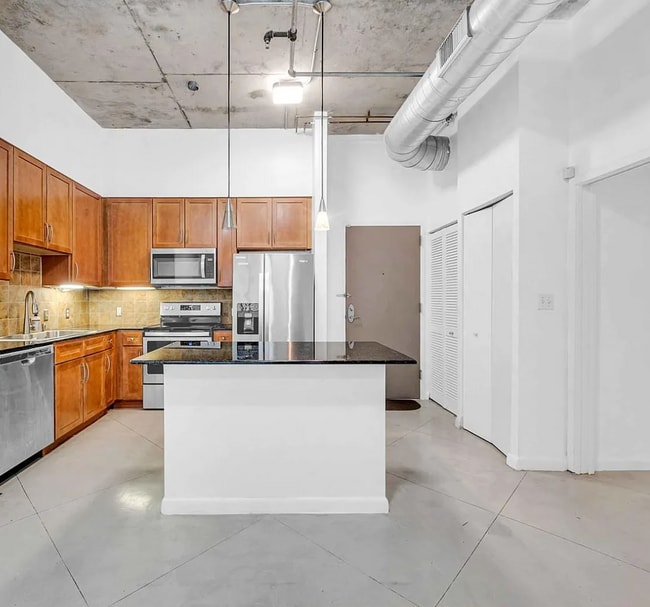 Building Photo - 2001 Biscayne Blvd Unit 3207