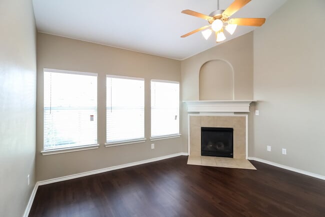 Photo - 1204 Seneca Pl